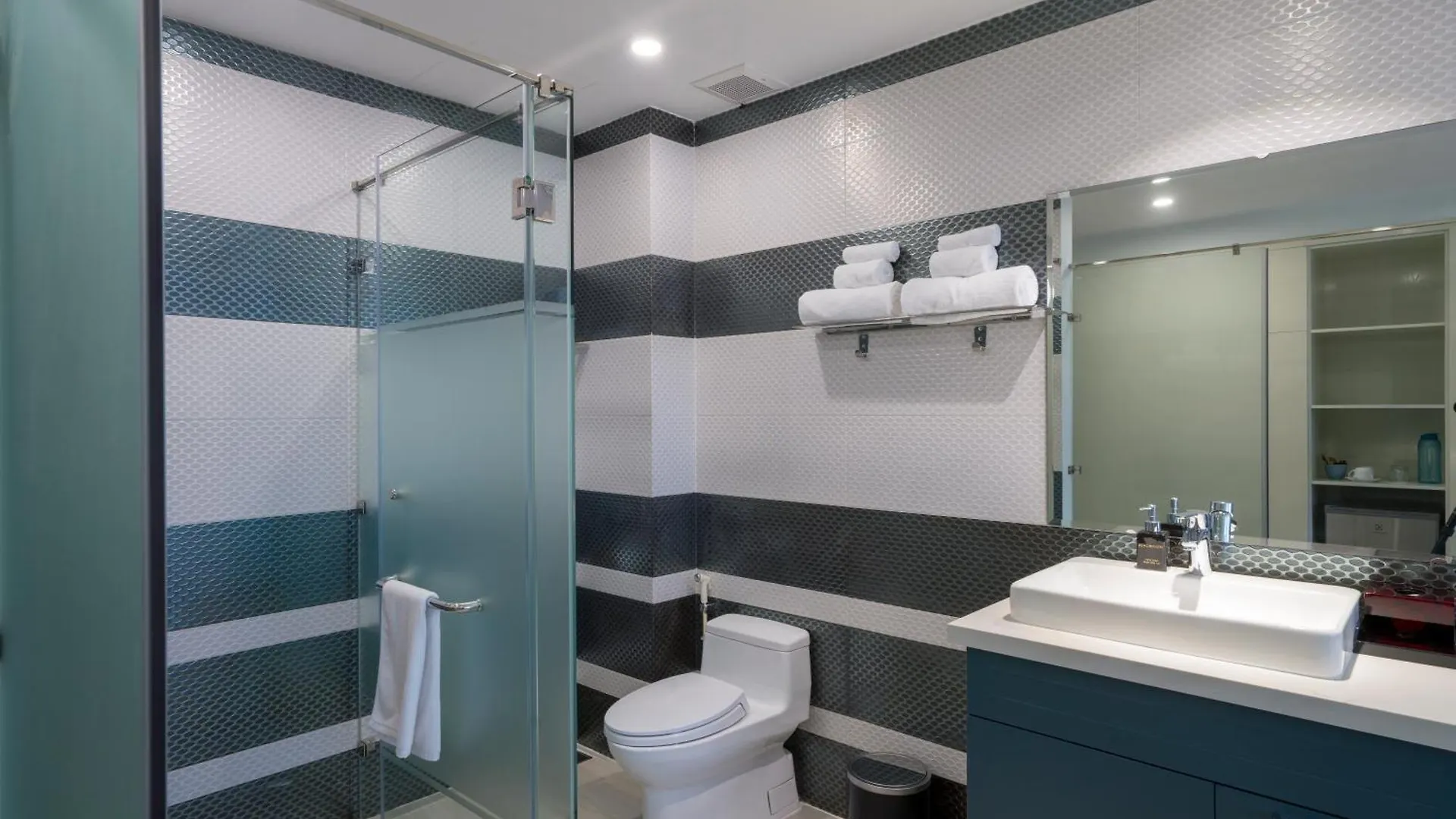 Beach Haven Suites Hoi An Apartment 4*,  Vietnam